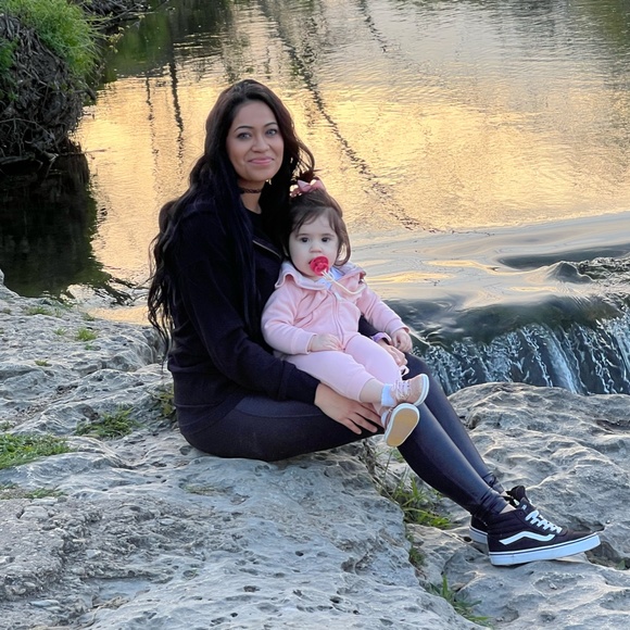 Meet your Posher, Crystal - Picture 2 of 2